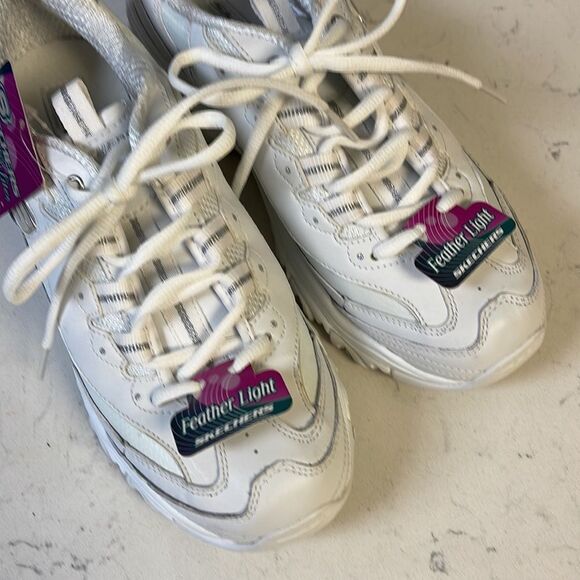 Skechers WOMEN'S D'Lites - Fresh Start Size 9, White, Like New - Picture 11 of 16
